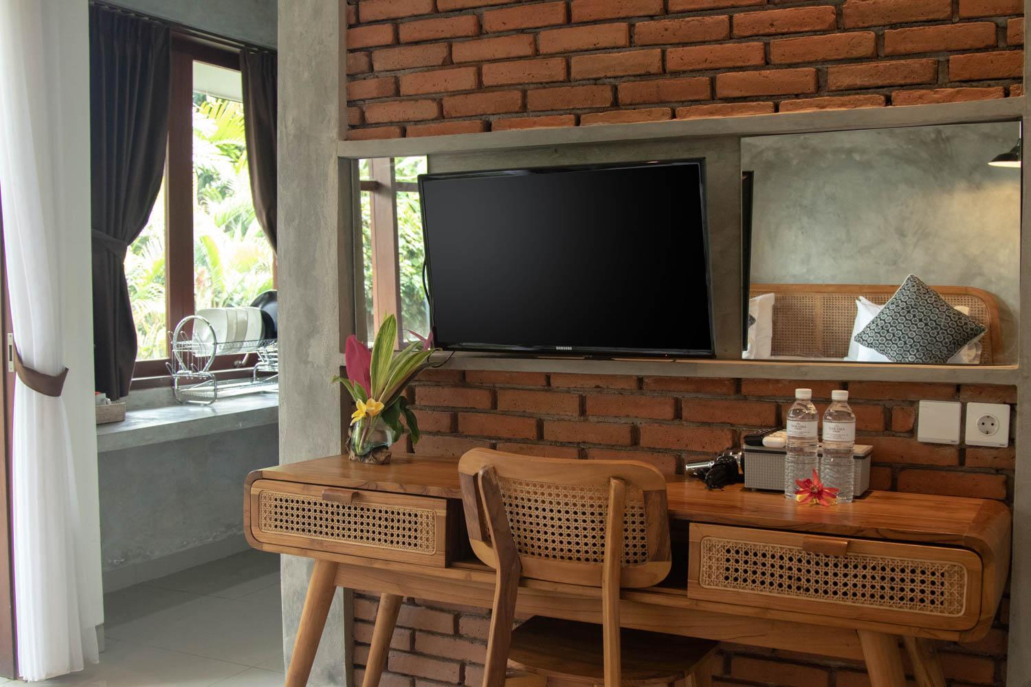Deluxe Suite with Kitchen - Photo 8