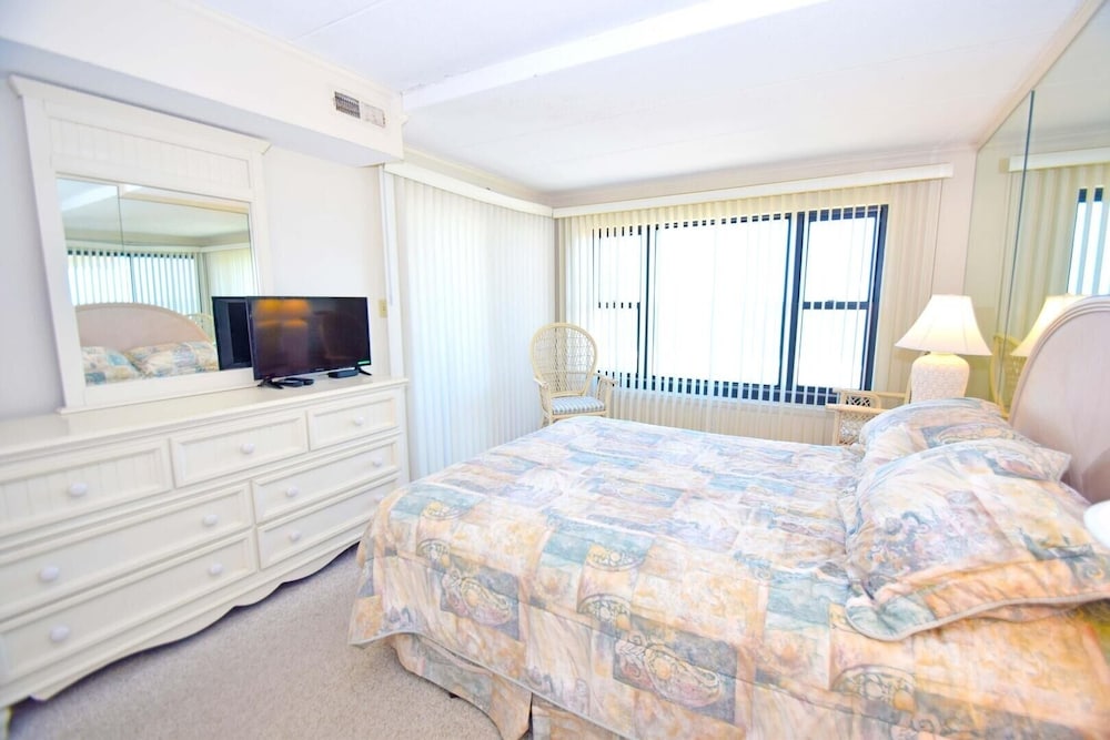 Condo, 3 Bedrooms