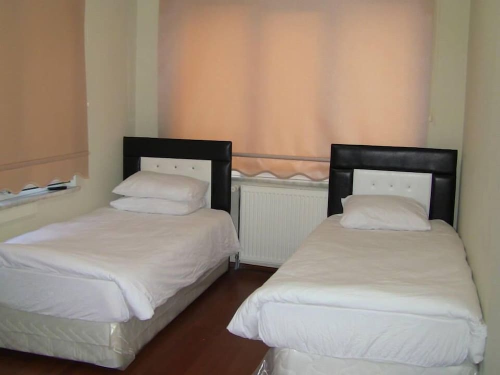 Twin Room - Photo 6