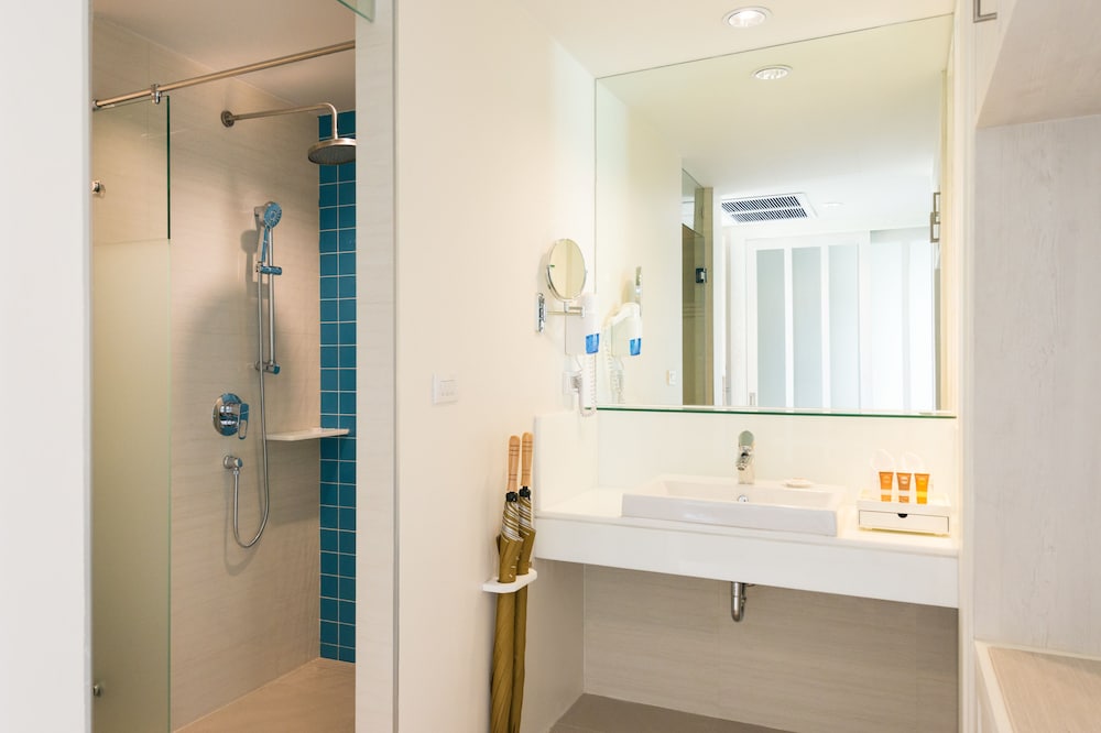 2 - Bedroom Teen Suite - Photo 7