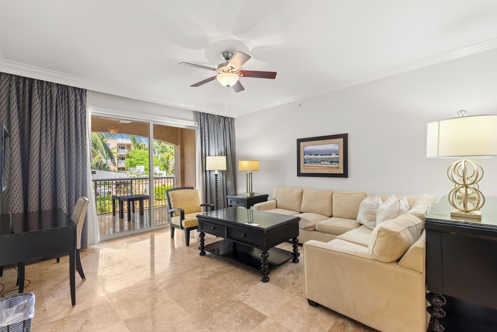 Poolside Suite With Direct Pool Access - Photo 1