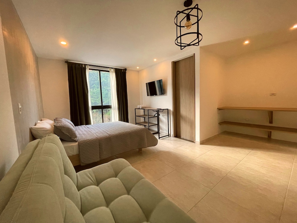 Superior Double Room, Ensuite, City View photo 3