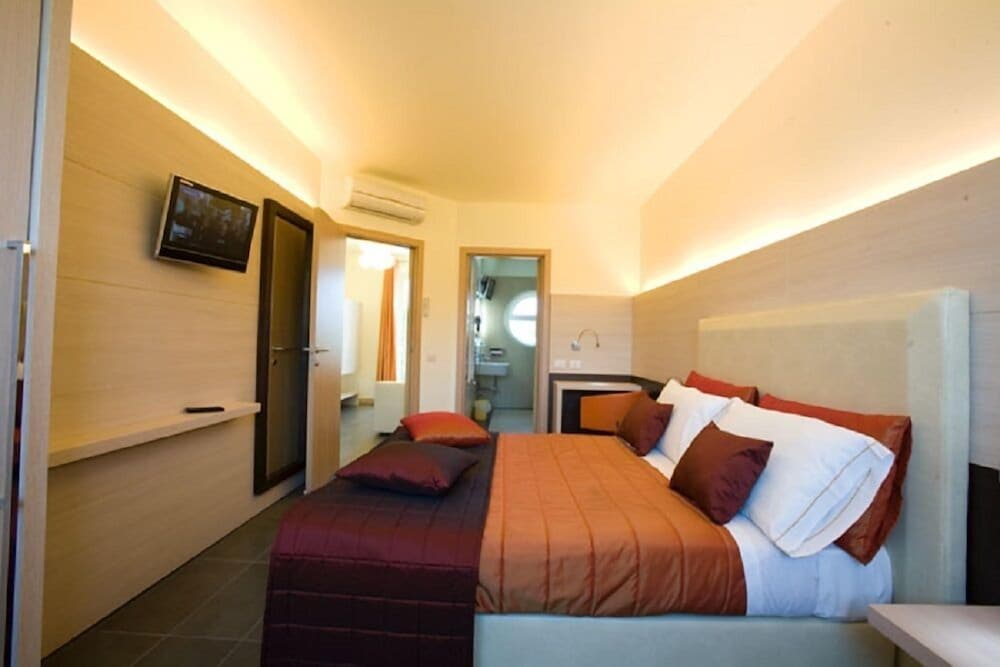 Standard Double Room photo 2