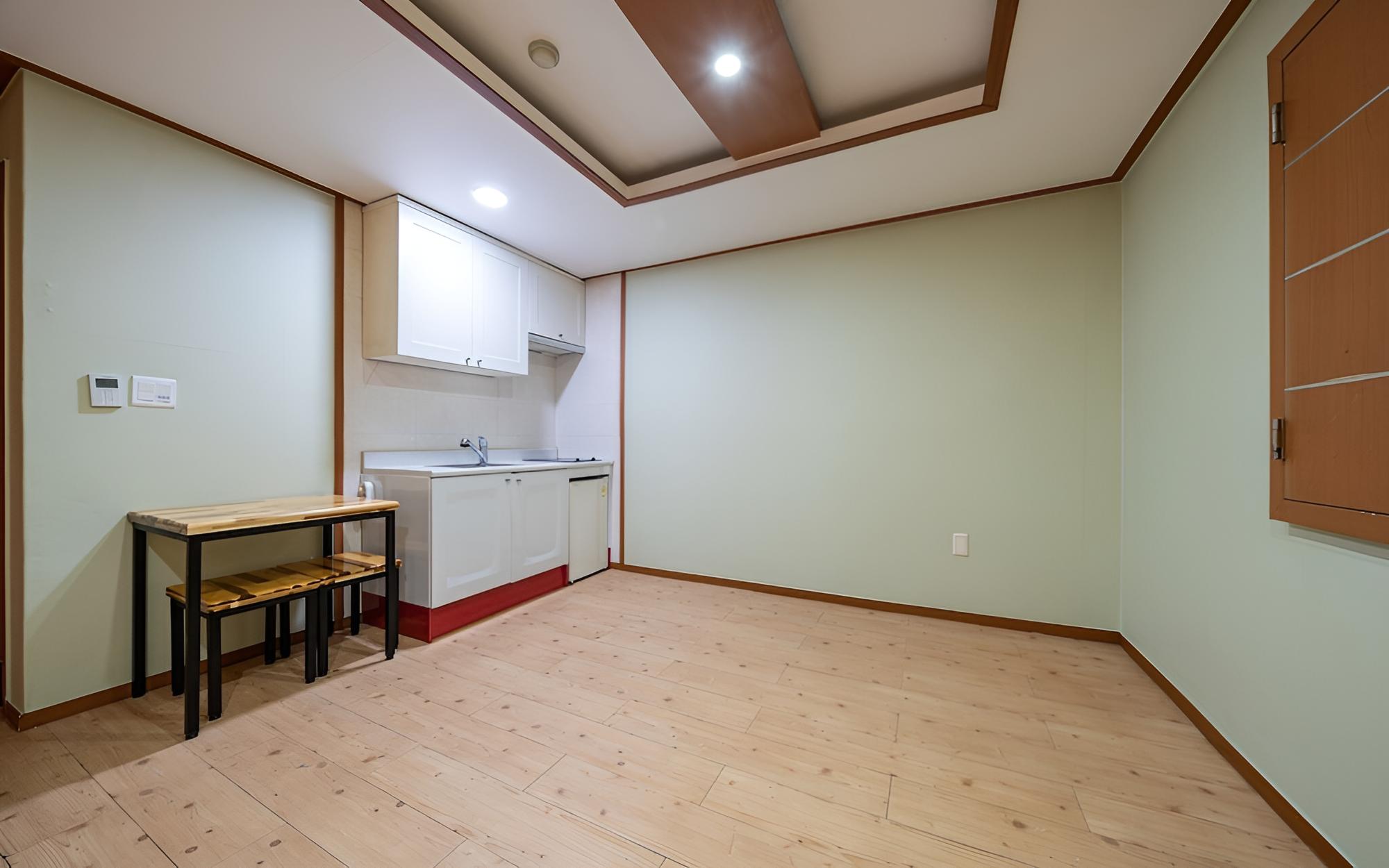 Room (Standard Ondol Pension Type (Netflix)) - Photo 1