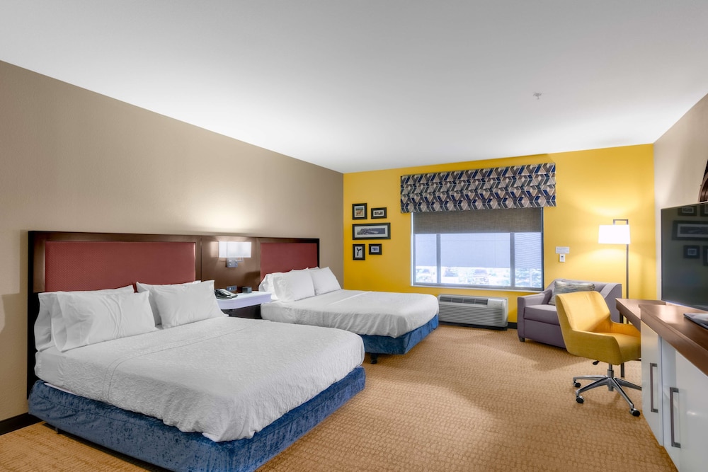 Room, 1 King Bed, Accessible photo 2