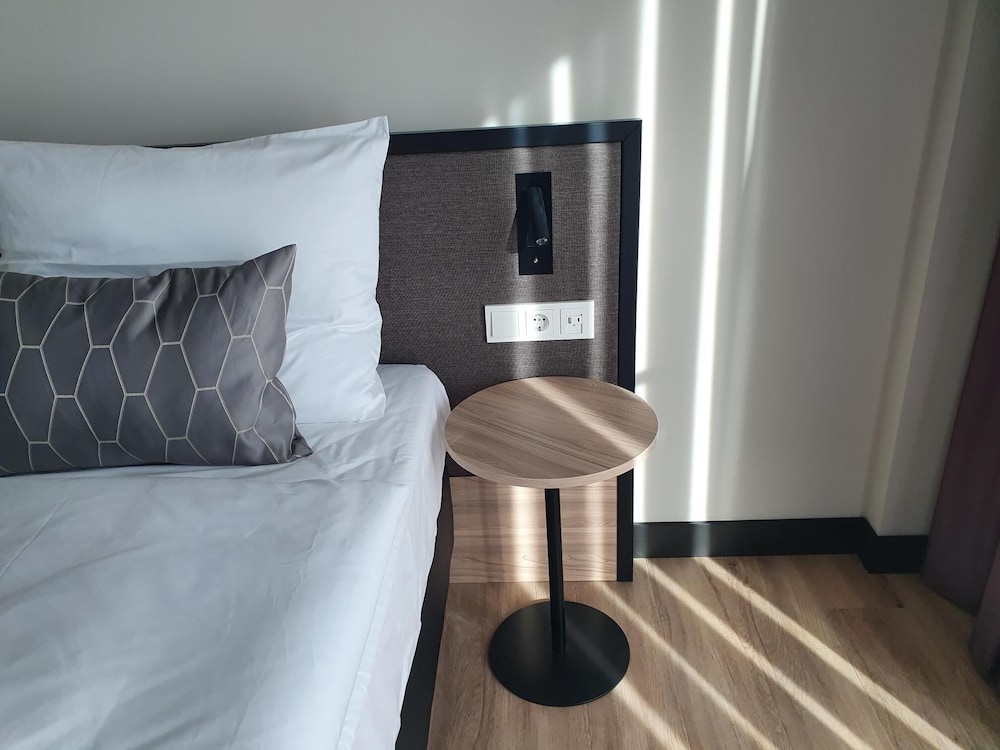 Standard Double Room, 1 Queen Bed, Park View