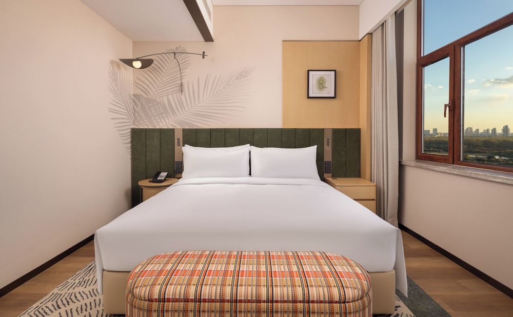 Deluxe Room, 1 King Bed with Sofa bed
