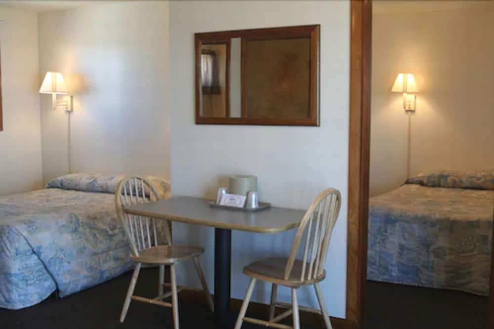 Beachfront Two Room Efficiency photo 2