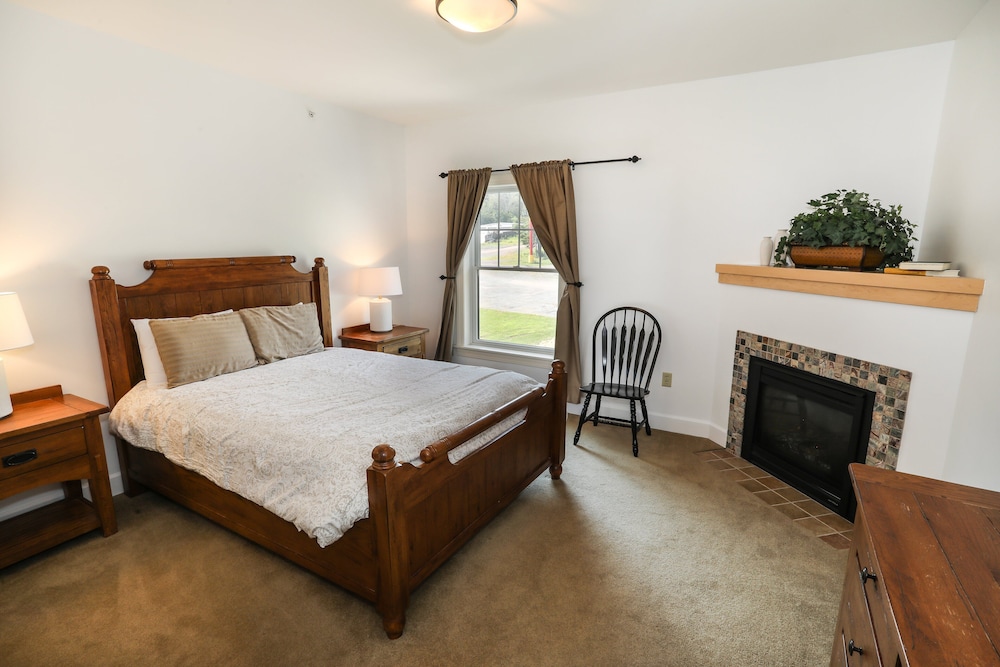 Condo, 2 Bedrooms (Liftside & Pinnacle) - Photo 3