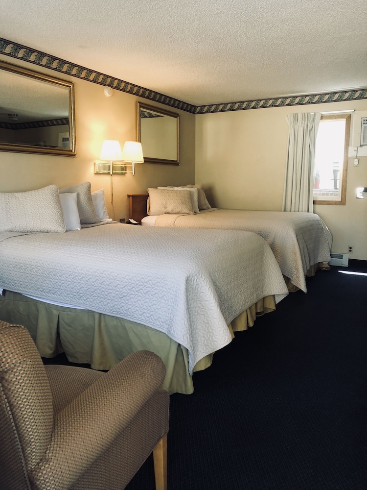 Superior Room, 2 Queen Beds photo 3