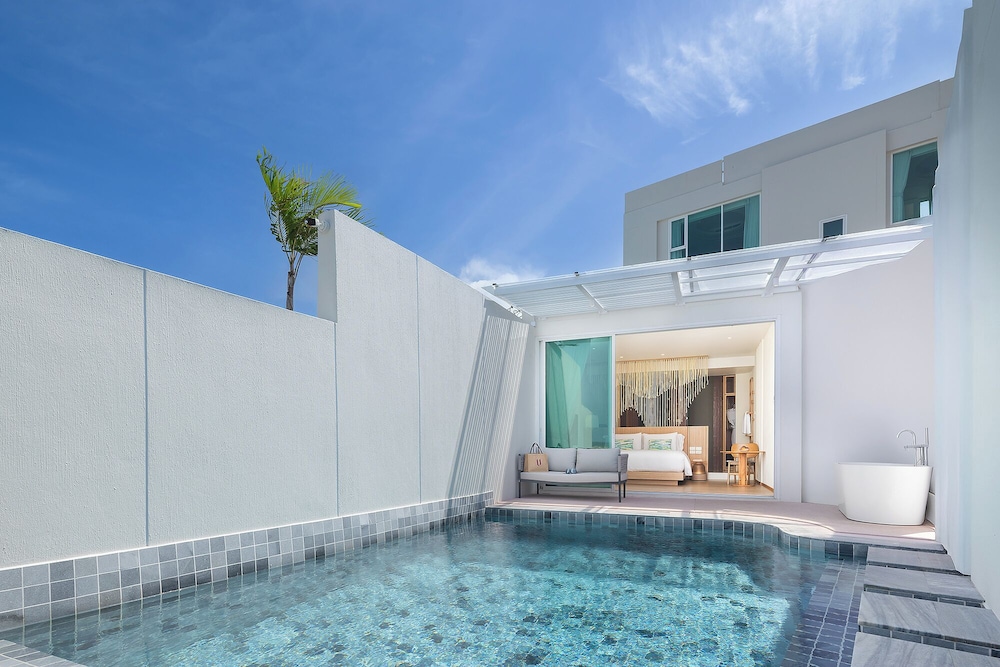 Cozy Beachfront Pool Villa - Photo 1