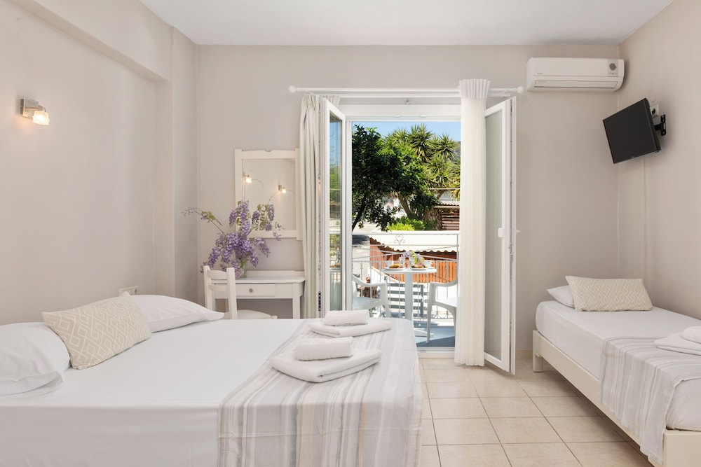 Family Suite, Balcony photo 1