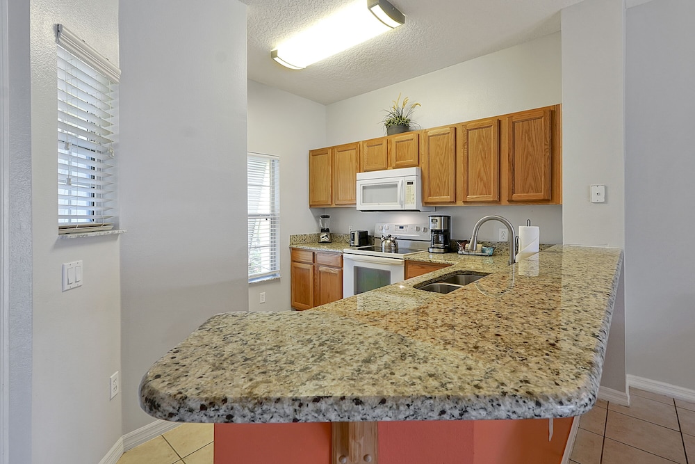 Standard Townhome, 2 Bedrooms, Hot Tub - Photo 12