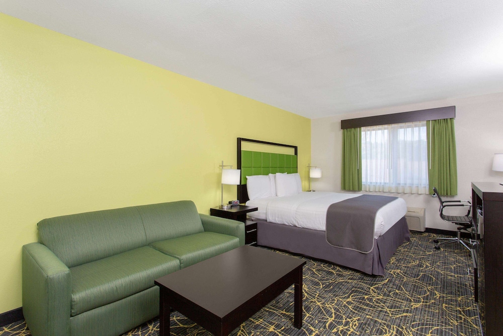 Room, 1 King Bed, Non Smoking - Photo 1