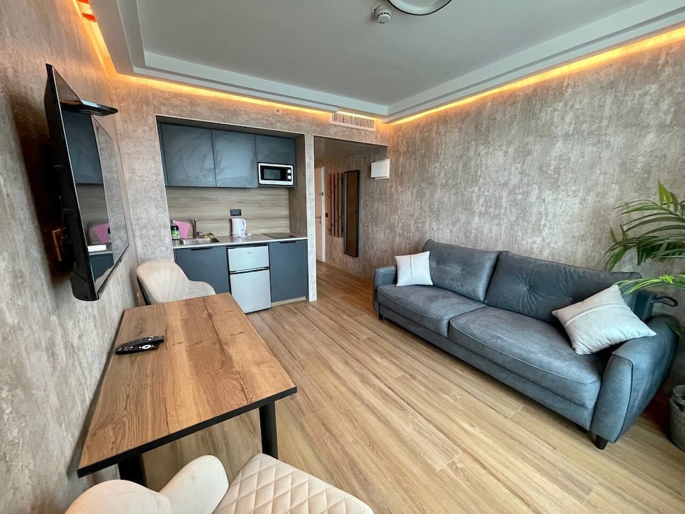 Deluxe Apartment, 1 Queen Bed with Sofa bed photo 1