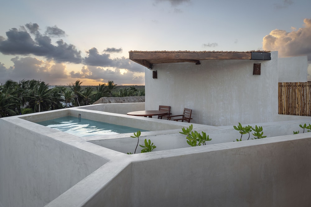 Rooftop Suite - Photo 3