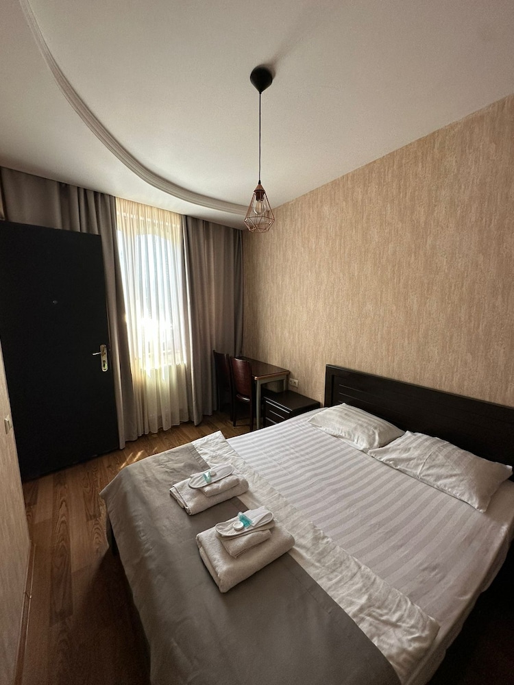 Economy Double Room photo 1