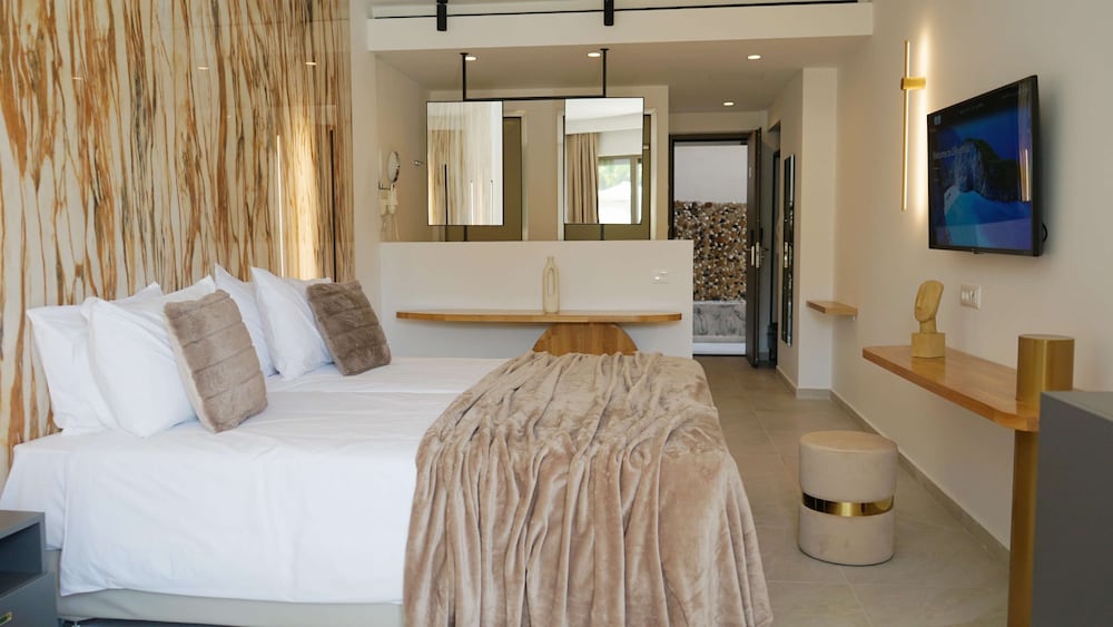 Junior Suite, Private Pool - Photo 1