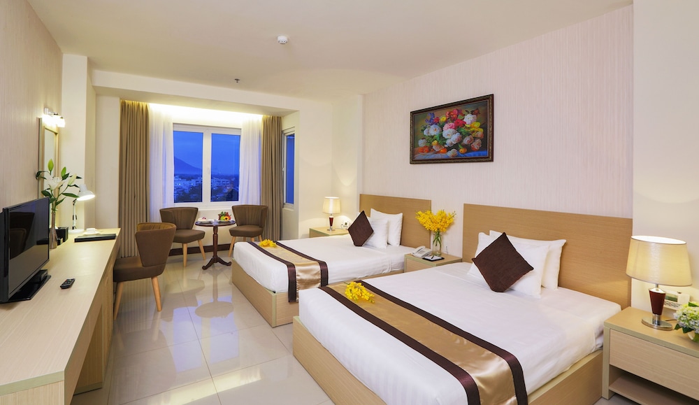 Deluxe Room, City View photo 3
