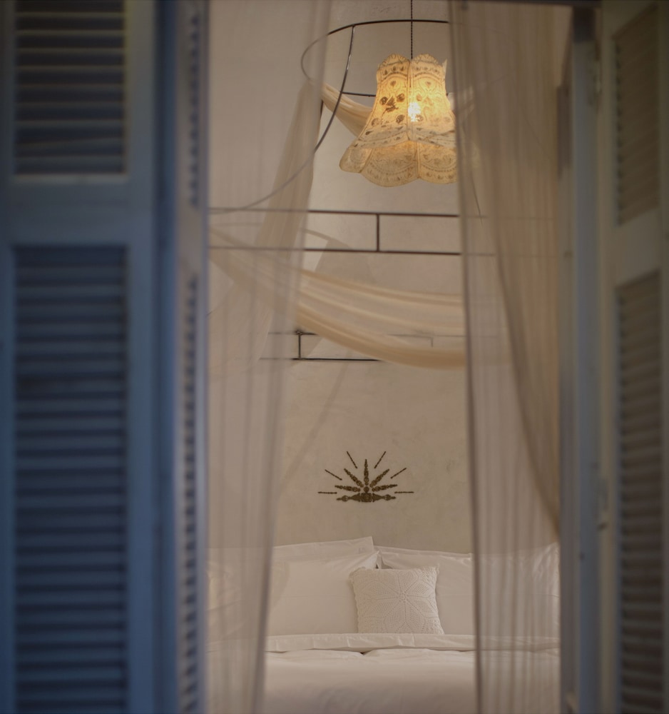Suite (Romantic Dust) photo 3