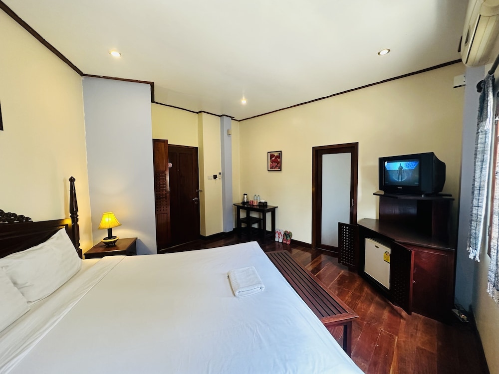 Deluxe Double Room - Photo 16