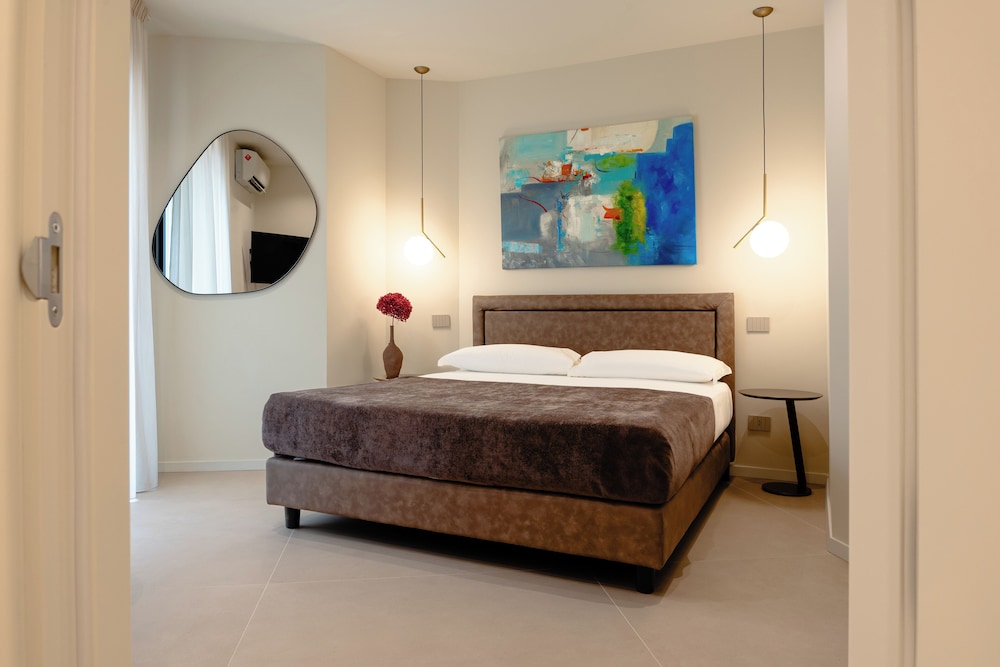 Deluxe Double Room, City View