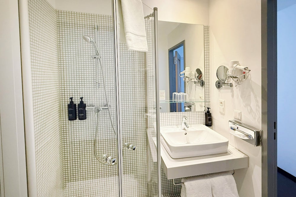 Standard Room - Photo 12