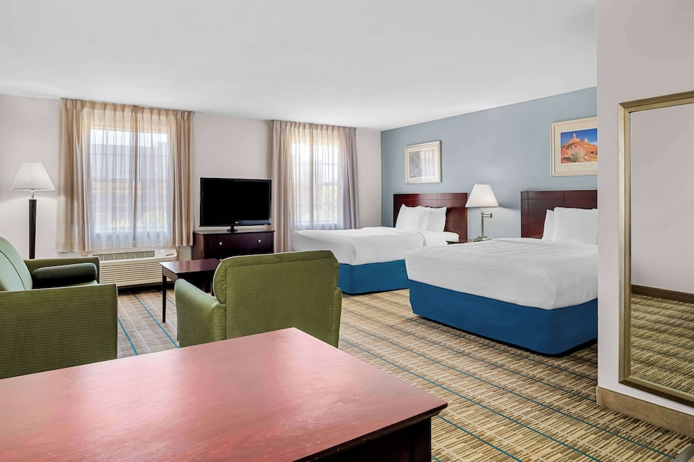 Suite, 2 Queen Beds, Non Smoking - Photo 1