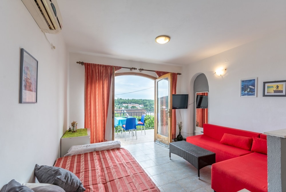 Apartment (One Bedroom Apartment With Terrace)