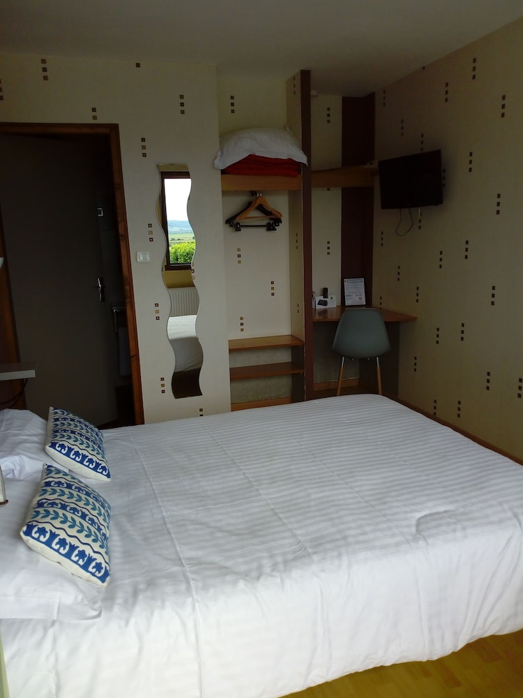 Standard Double Room photo 3