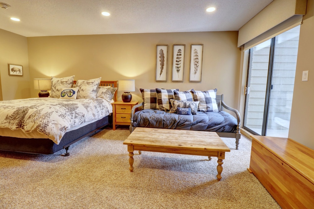 Condo, 3 Bedrooms