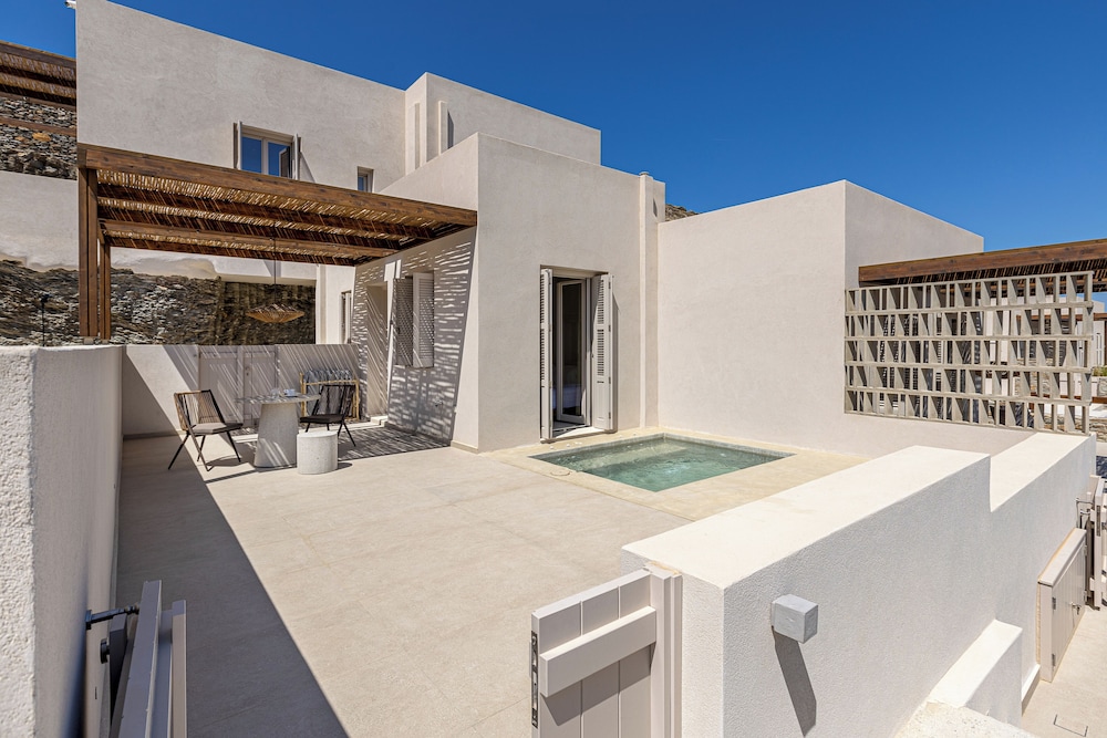 Superior Sea View Room with Outdoor Jacuzzi - Photo 5