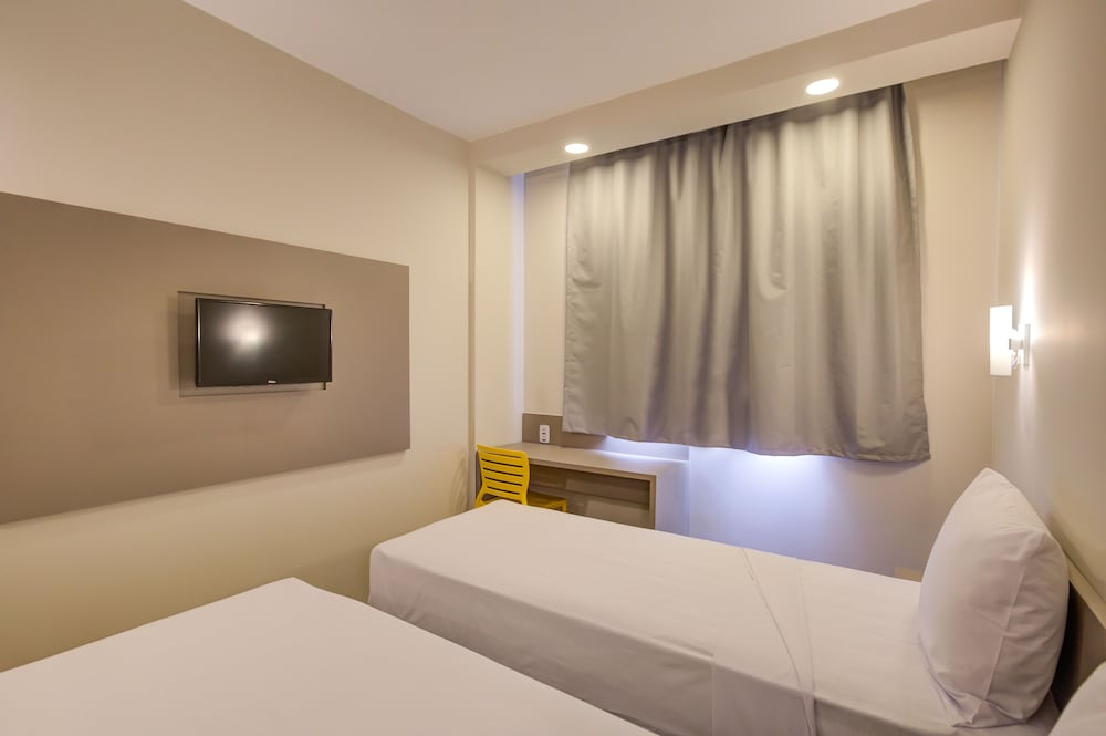 Standard Room, 2 Twin Beds - Photo 4