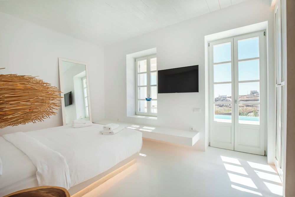 Myconian Suite with Private Pool & Sea View