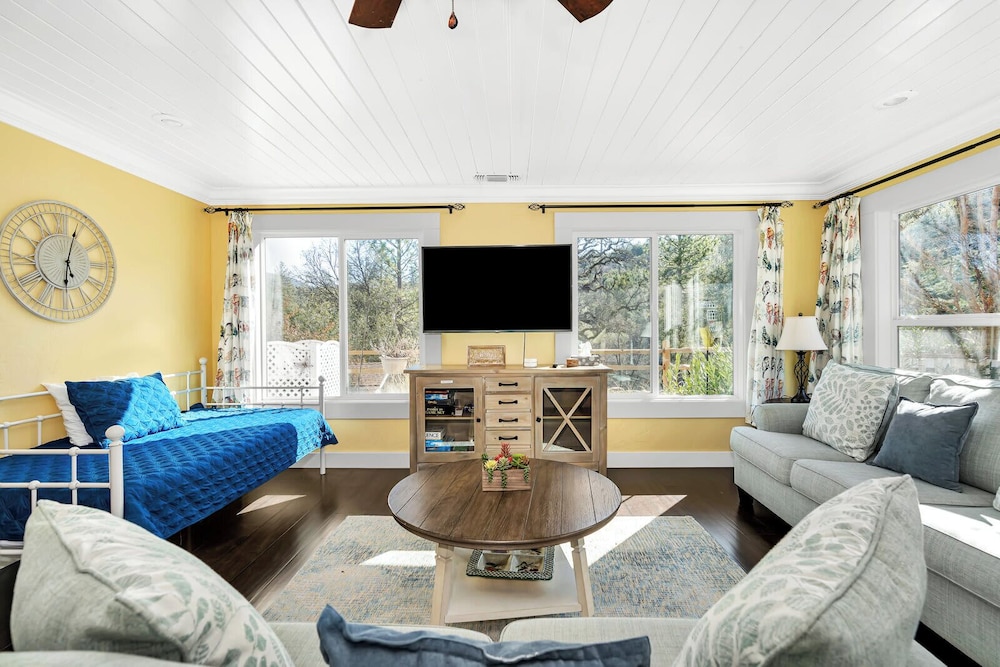 House, Multiple Beds, Hot Tub, Mountain View (Shuteye View Ranch) photo 1