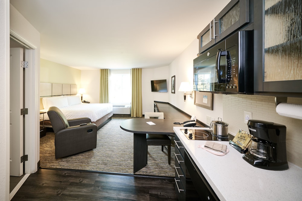 Studio Suite, 1 King Bed, Accessible (Communications, Accessible Tub)