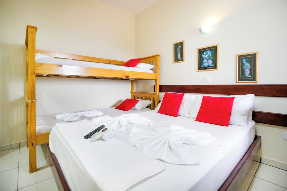 Standard Twin Room photo 2