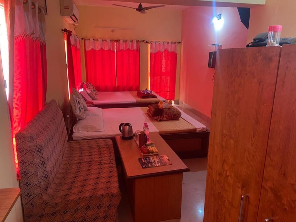 Deluxe Quadruple Room, City View