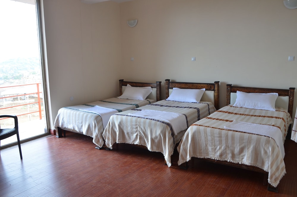 Superior Triple Room, 2 Bedrooms, Balcony, Mountain View photo 2