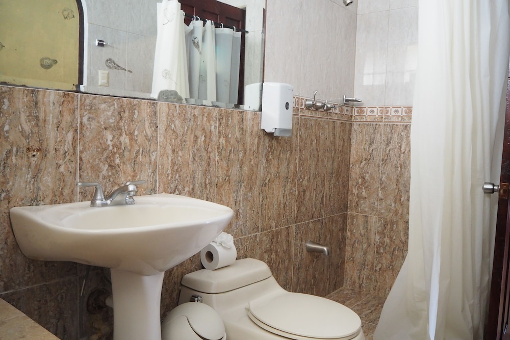 Superior Quadruple Room - Photo 5