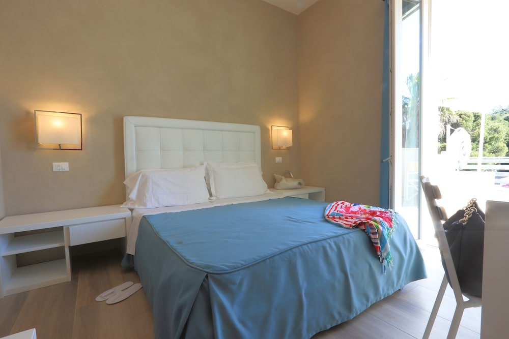 Premium Double Room, Terrace, City View photo 2
