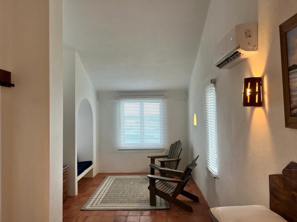 Oceanfront 1 Bedroom King