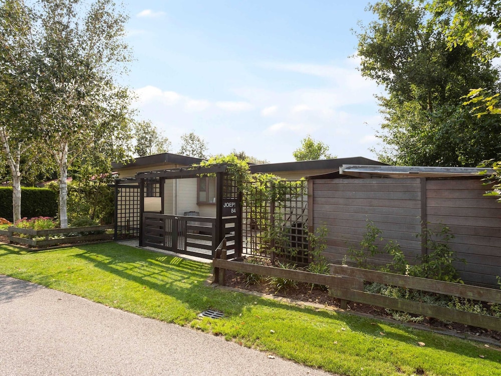 Bungalow photo 1