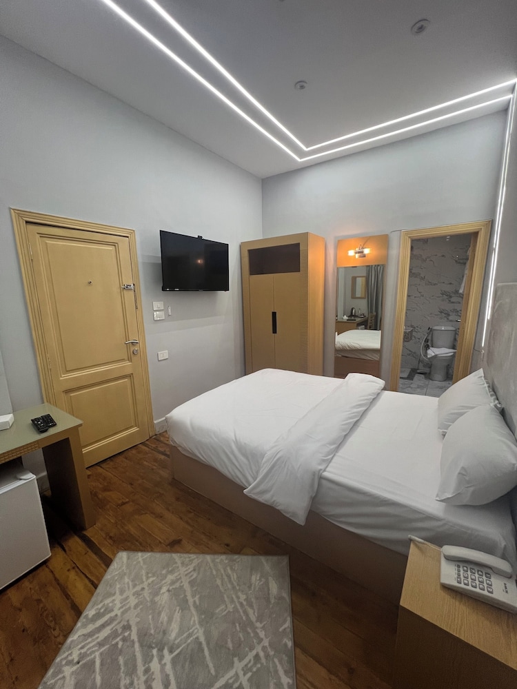 Deluxe Single Room
