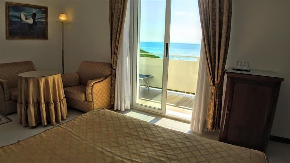 Royal Suite, Sea Facing (Panoramic)