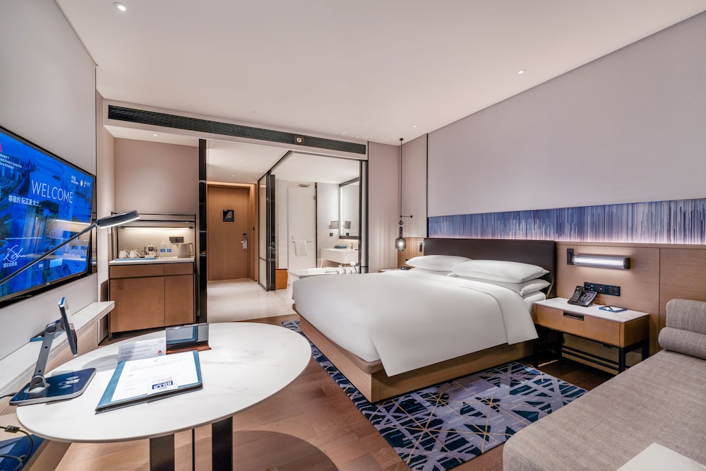 Premier Room, 1 King Bed, Harbor View