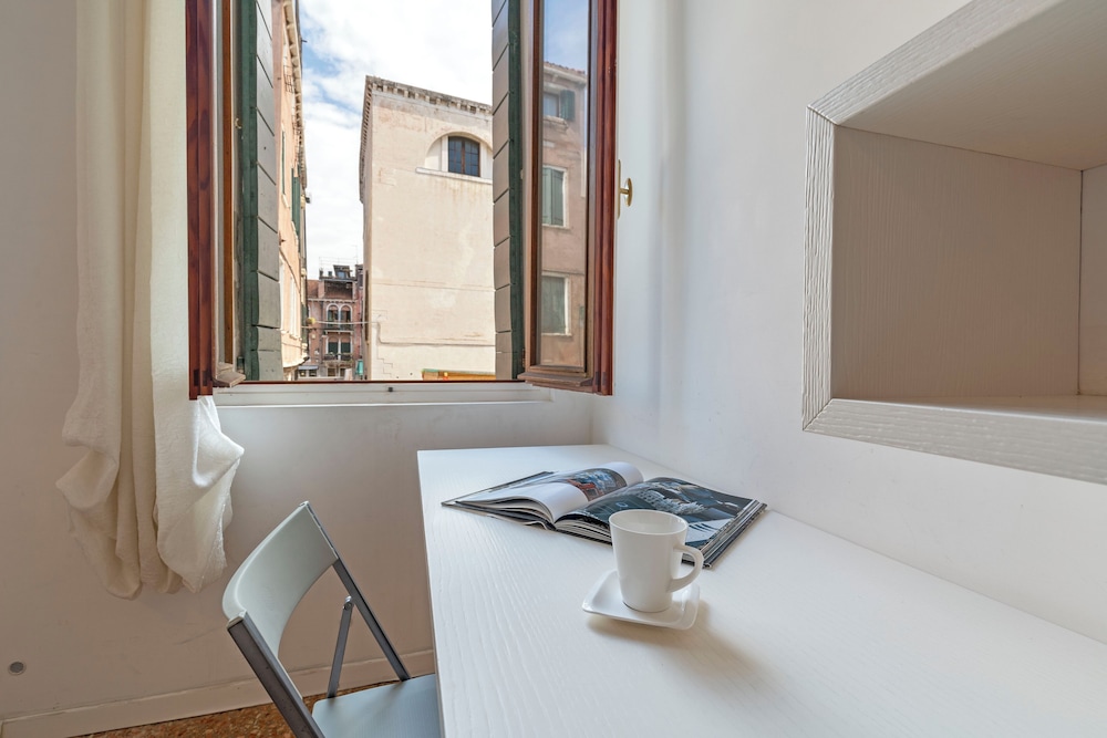 Apartment, Canal View photo 1
