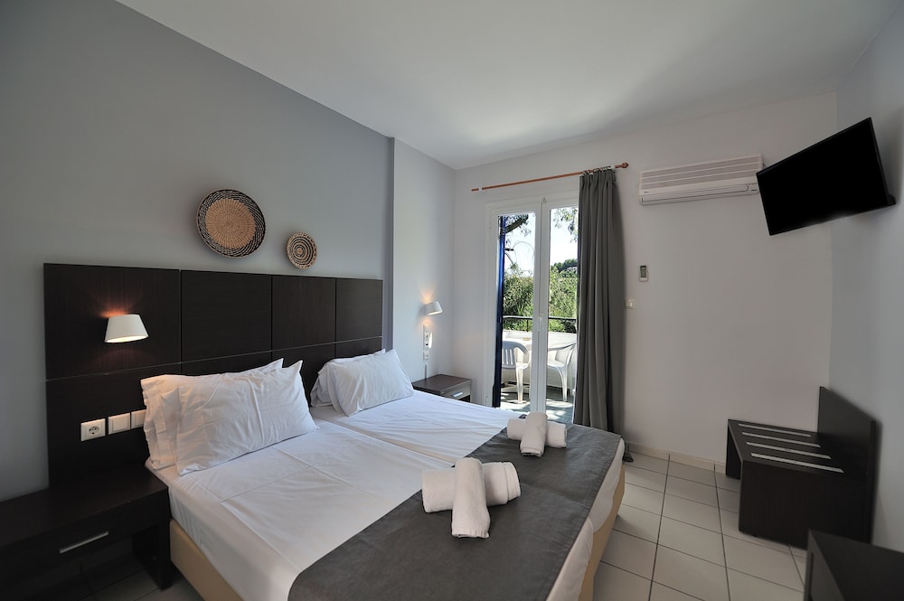 Double Room with Private Balcony photo 1
