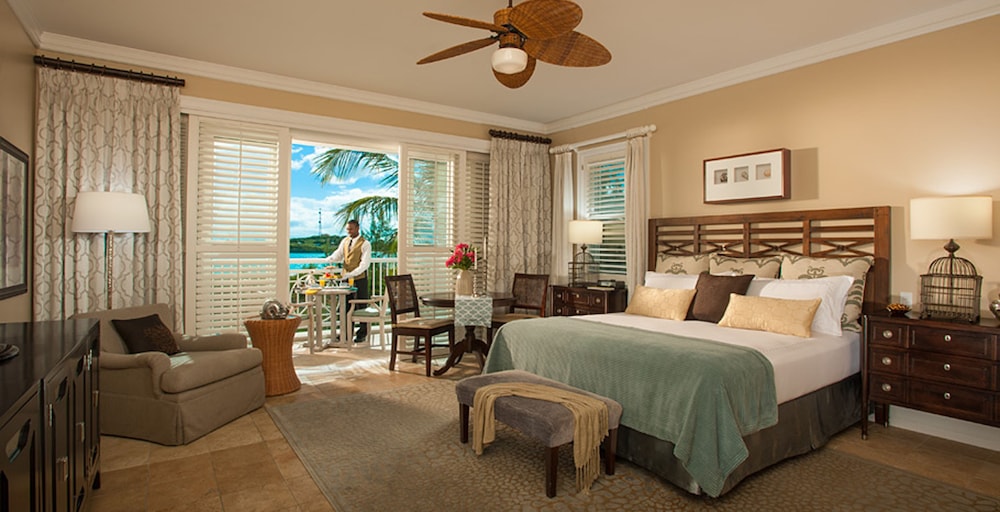 Junior Villa, 1 Bedroom, Ocean View (Beachfront Butler Junior Villa Suite)
