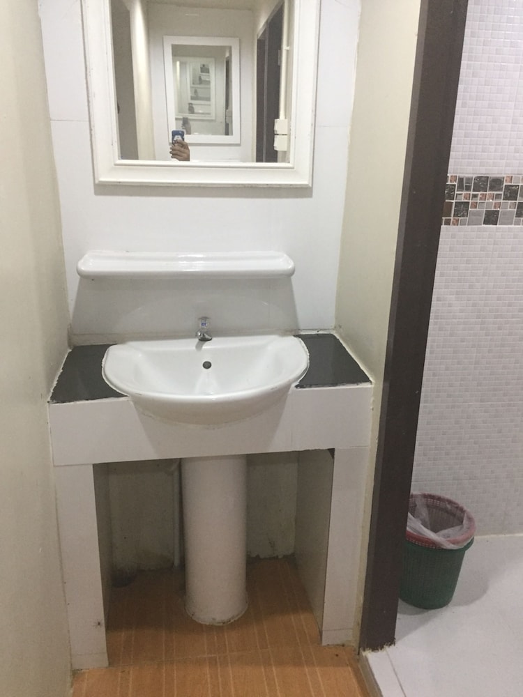 Standard Triple Room With Air Condition photo 2